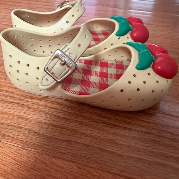 Mini Mellisa Jelly shoes cherry 🍒 - Picture 3 of 4